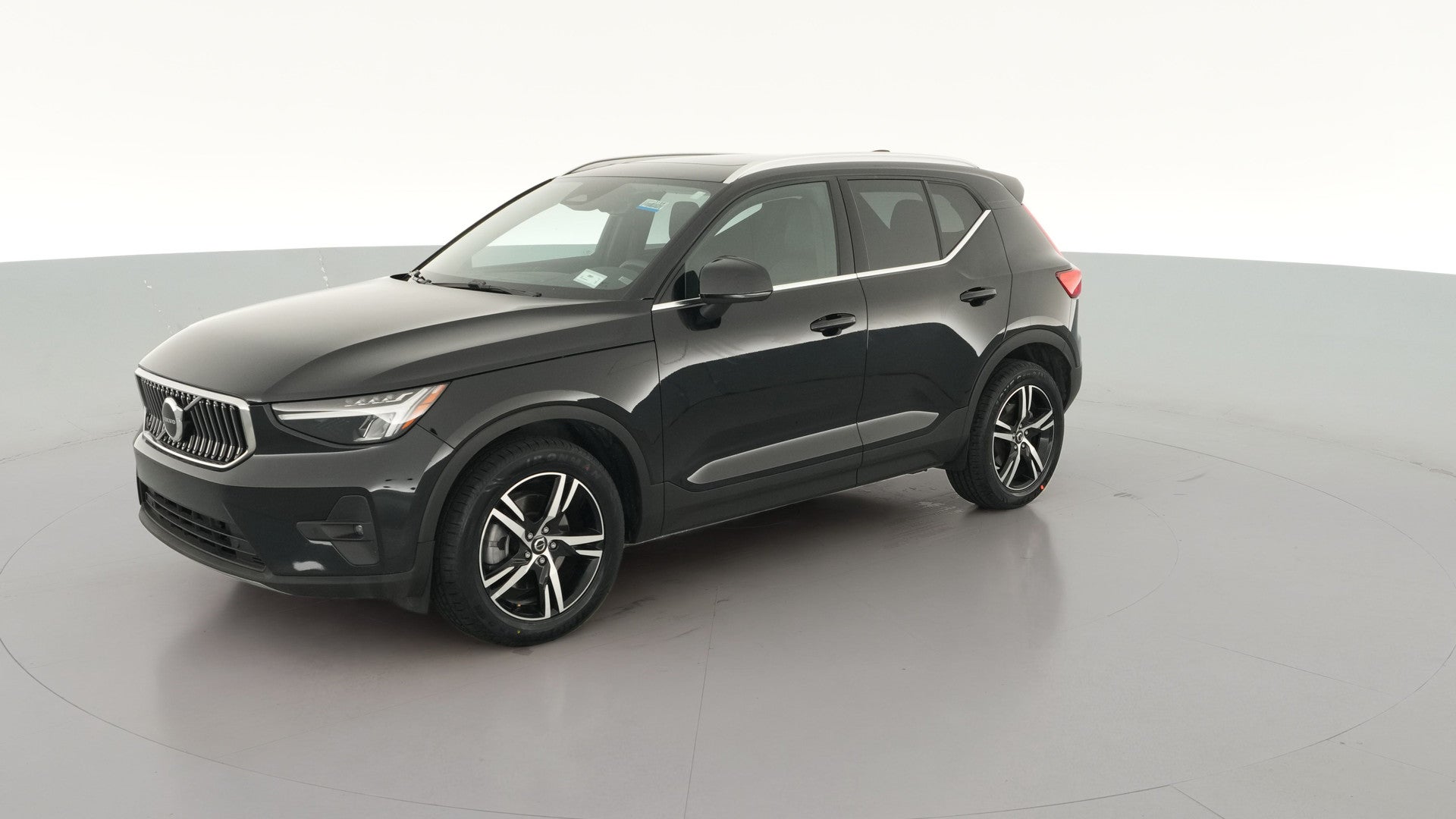 2023 Volvo XC40 vehicle photo