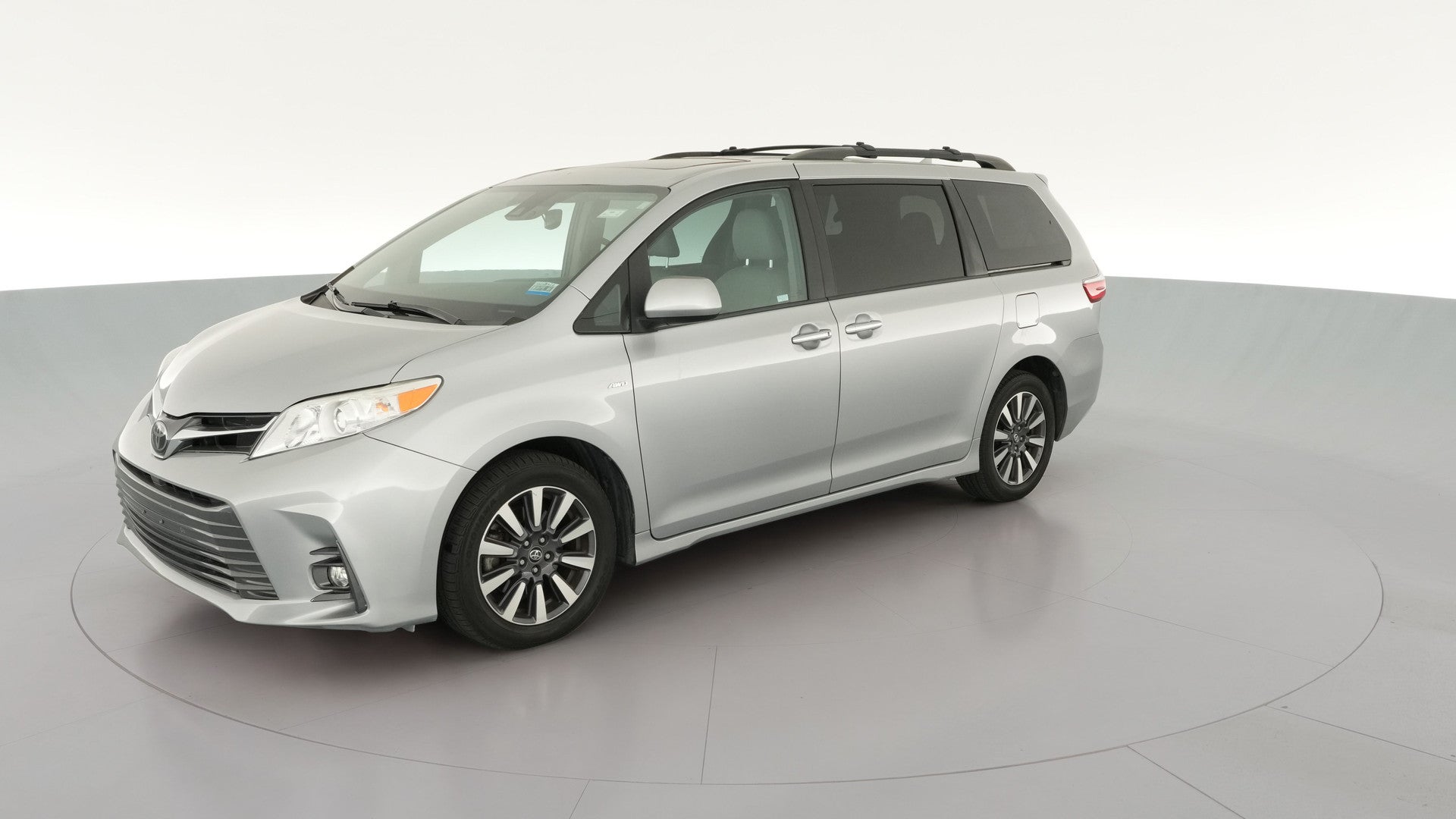 2018 Toyota Sienna vehicle photo
