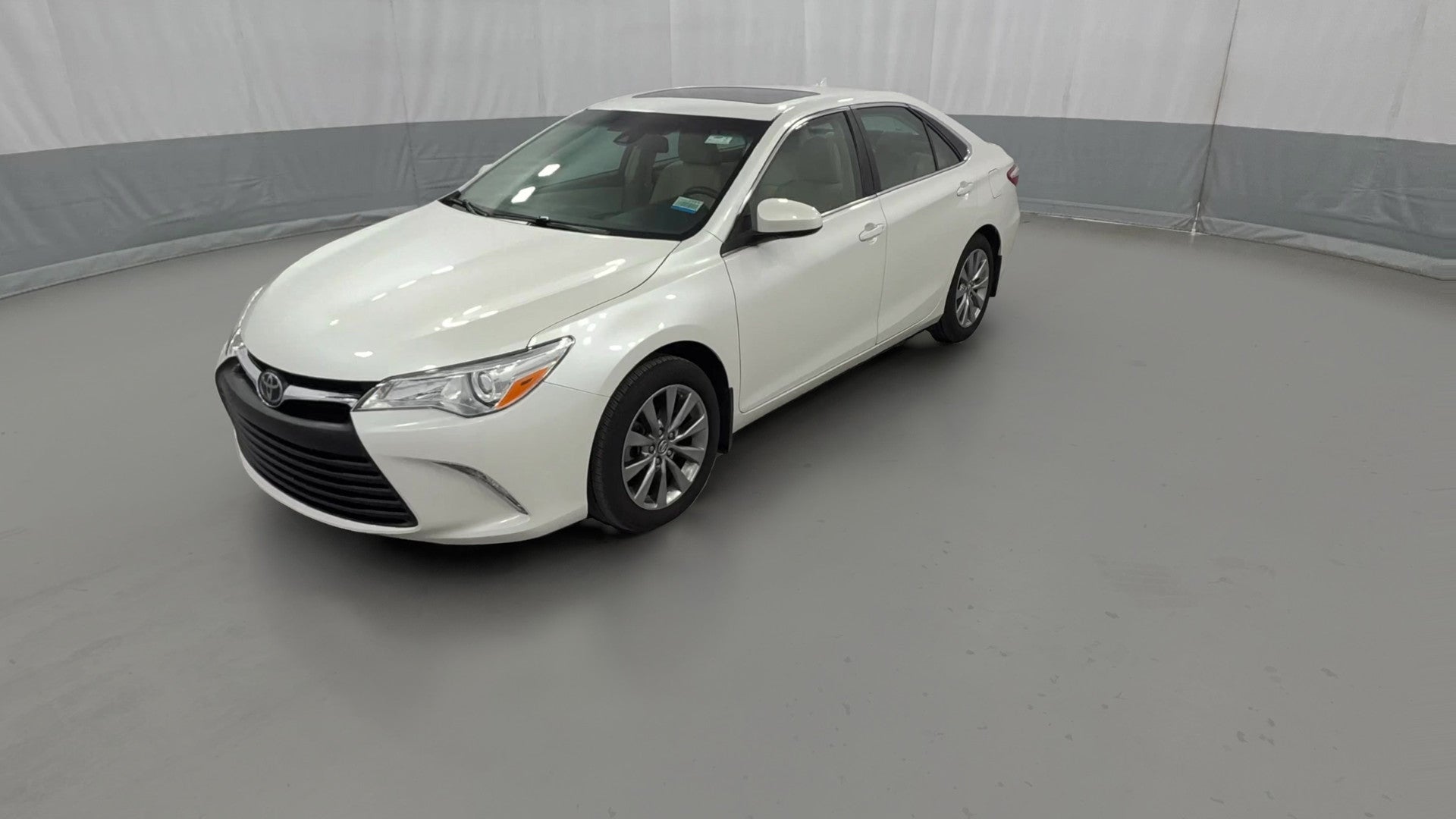 2017 Toyota Camry vehicle photo