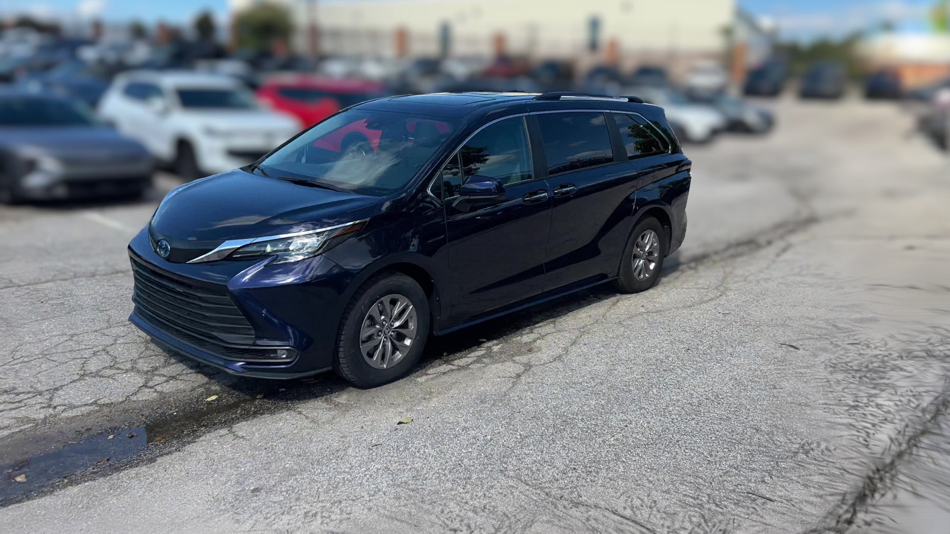 2025 Toyota Sienna vehicle photo
