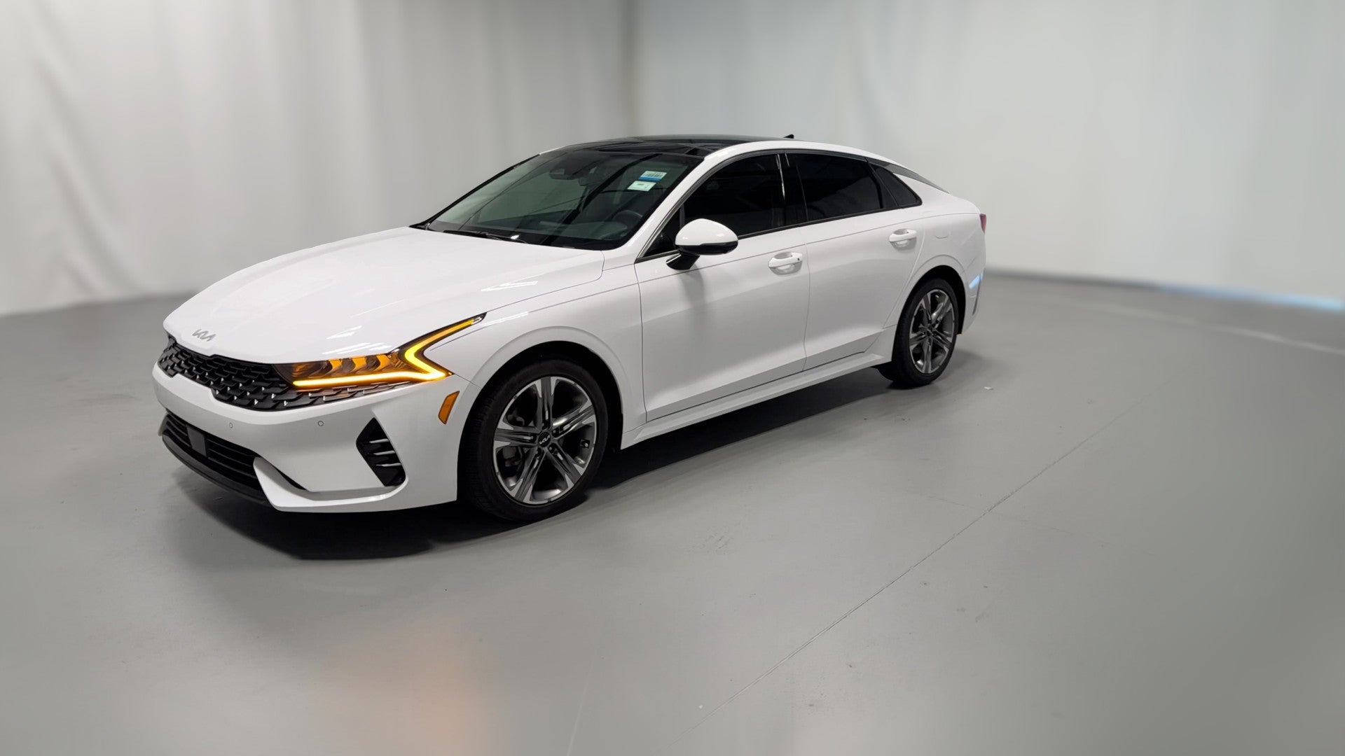 2023 Kia K5 vehicle photo