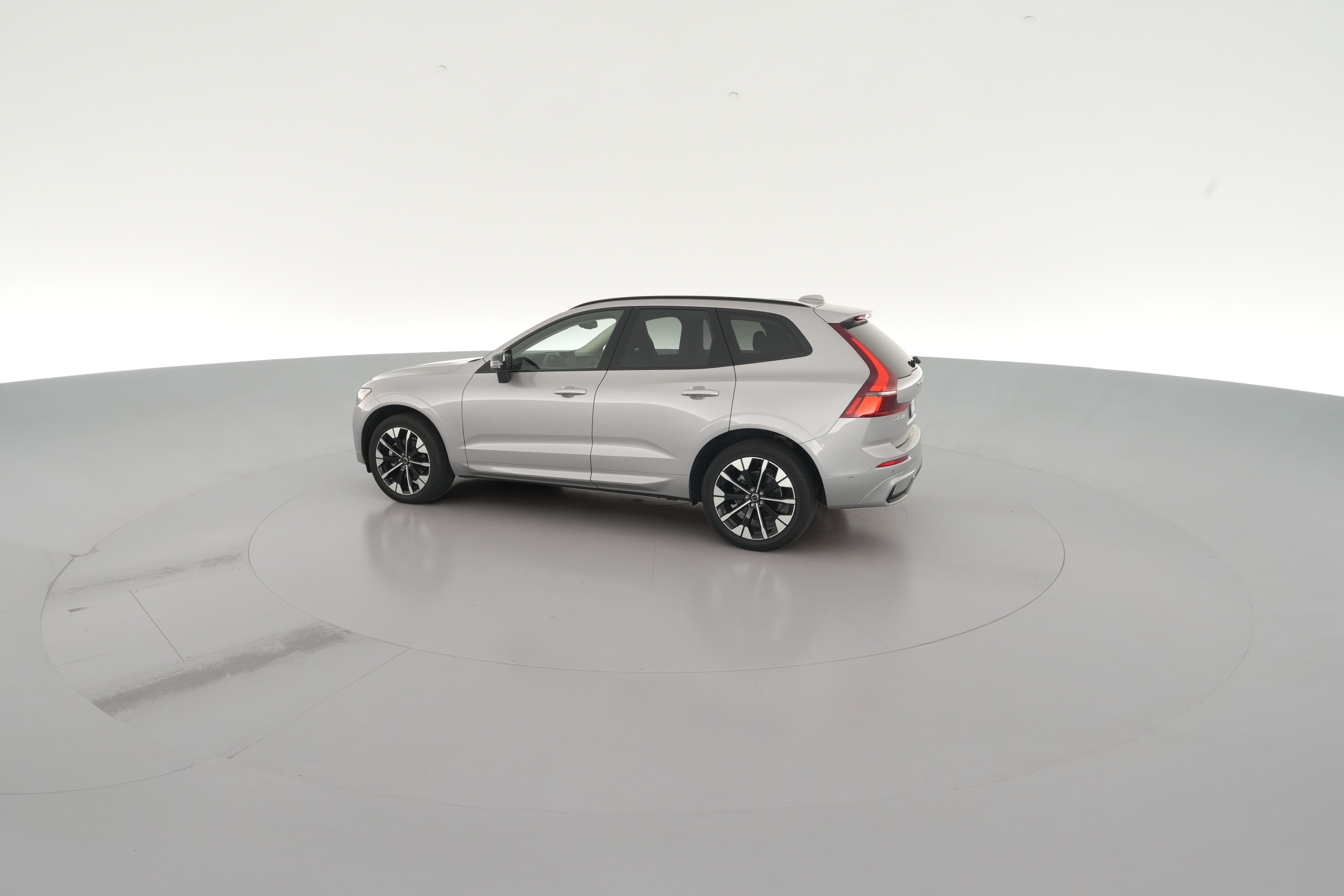 2026 Volvo XC60 Plus - Photo 32
