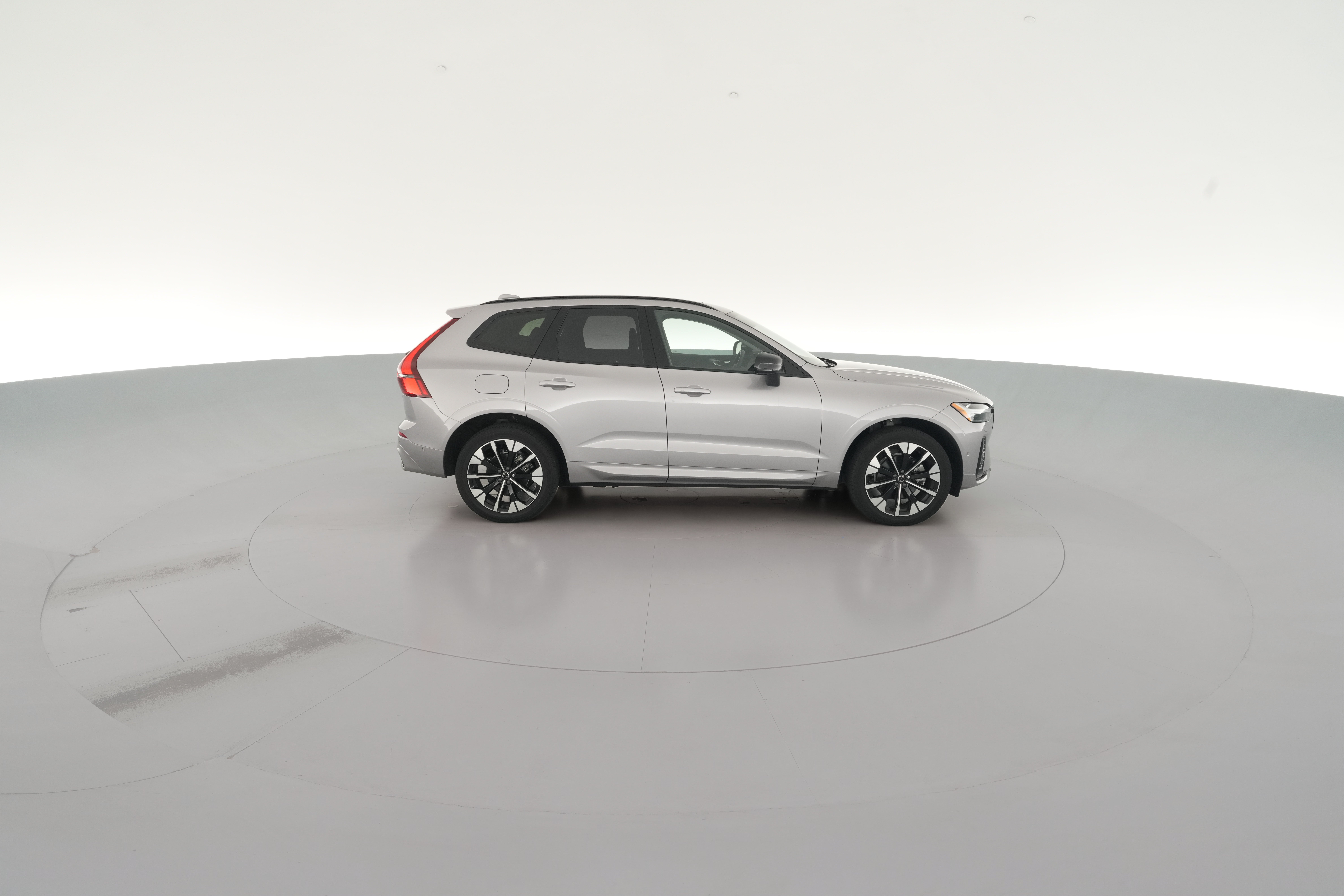 2026 Volvo XC60 Plus - Photo 39
