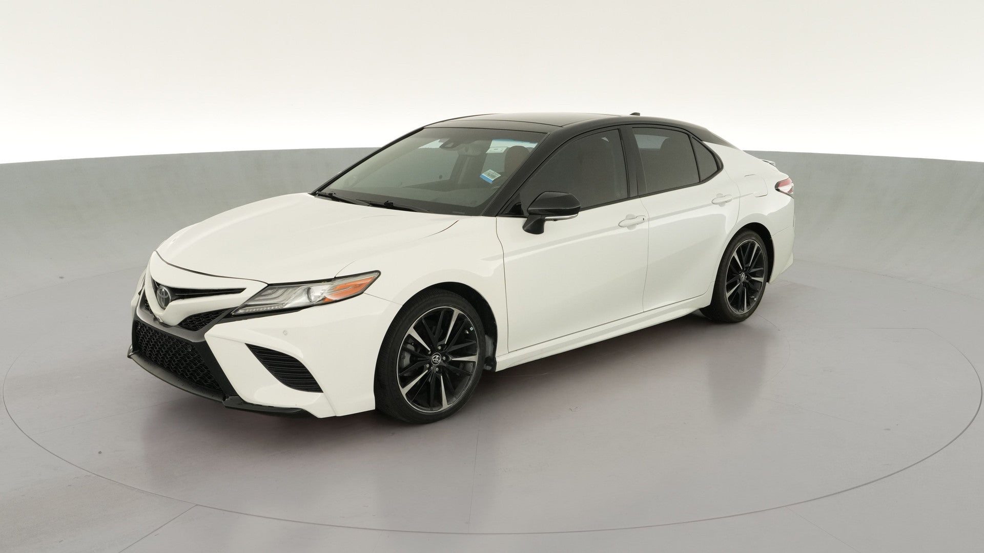 2018 Toyota Camry vehicle photo