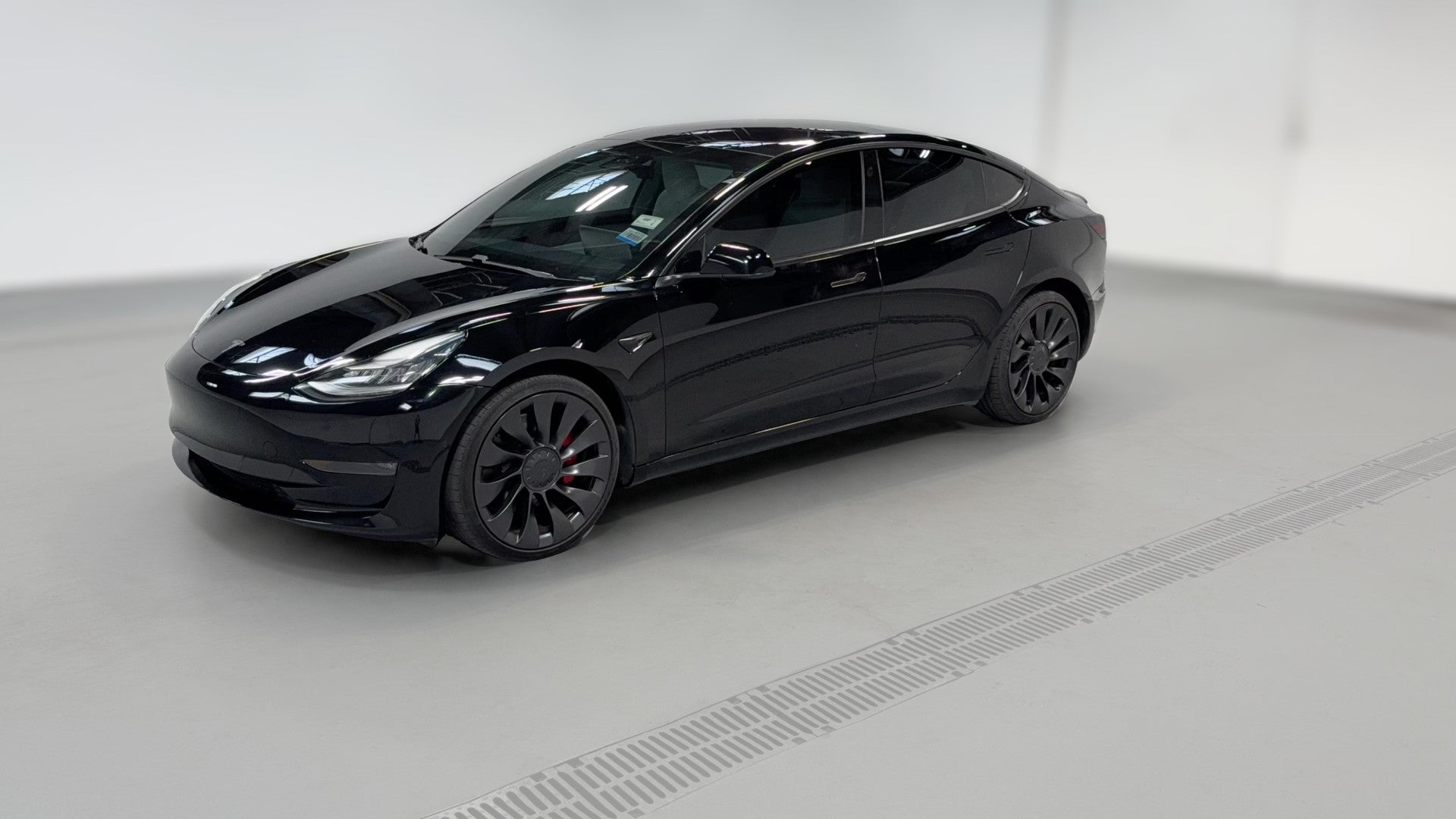 2018 Tesla Model 3 vehicle photo