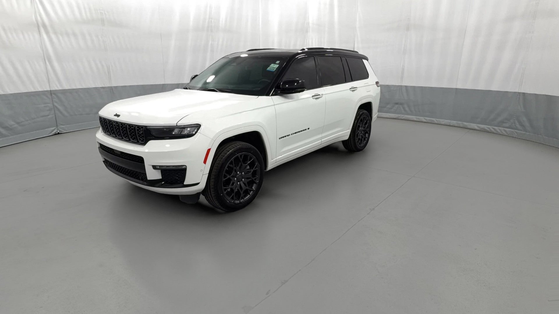2025 Jeep Grand Cherokee L vehicle photo