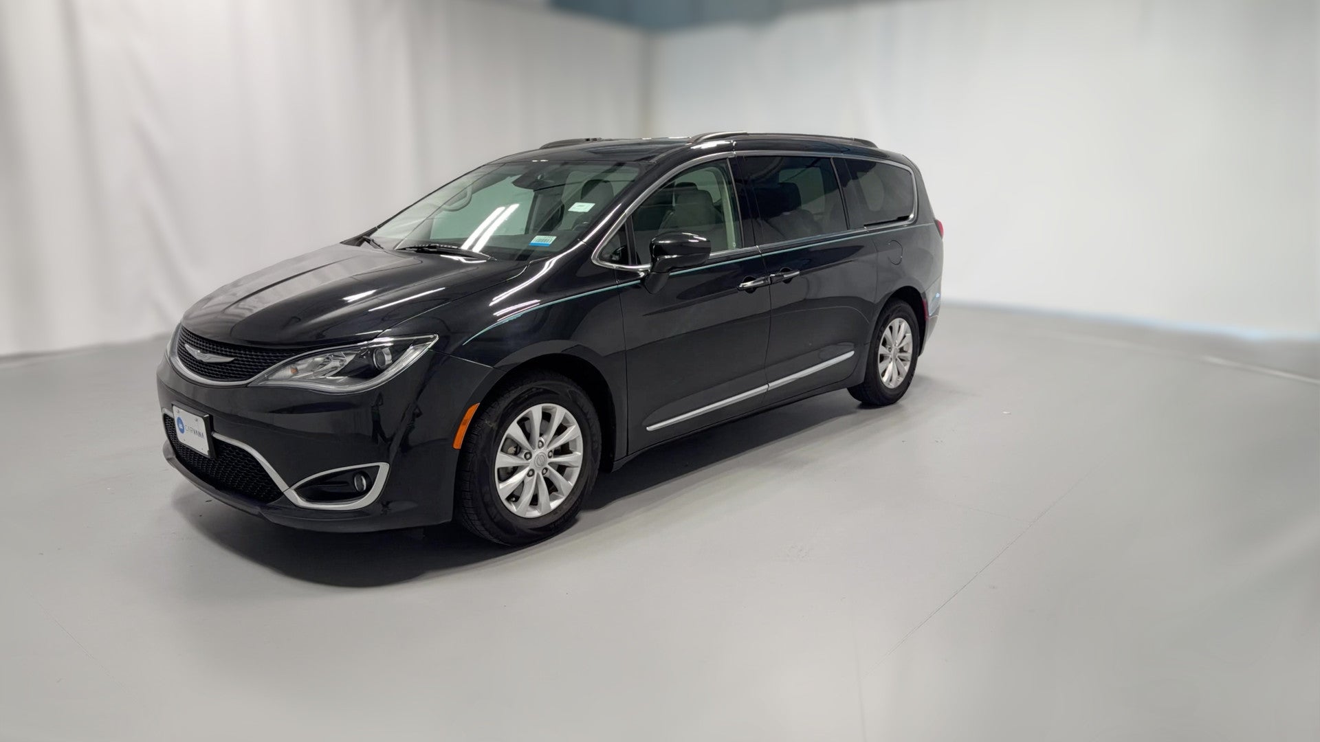 2017 Chrysler Pacifica vehicle photo