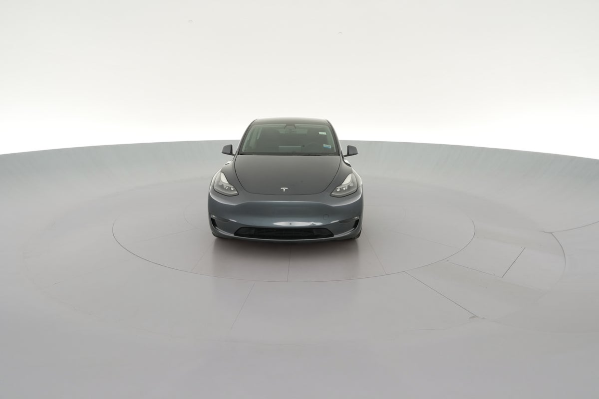 2022 Tesla Model Y Performance All-Wheel Drive in Midnight Silver Metallic — 360° view 1