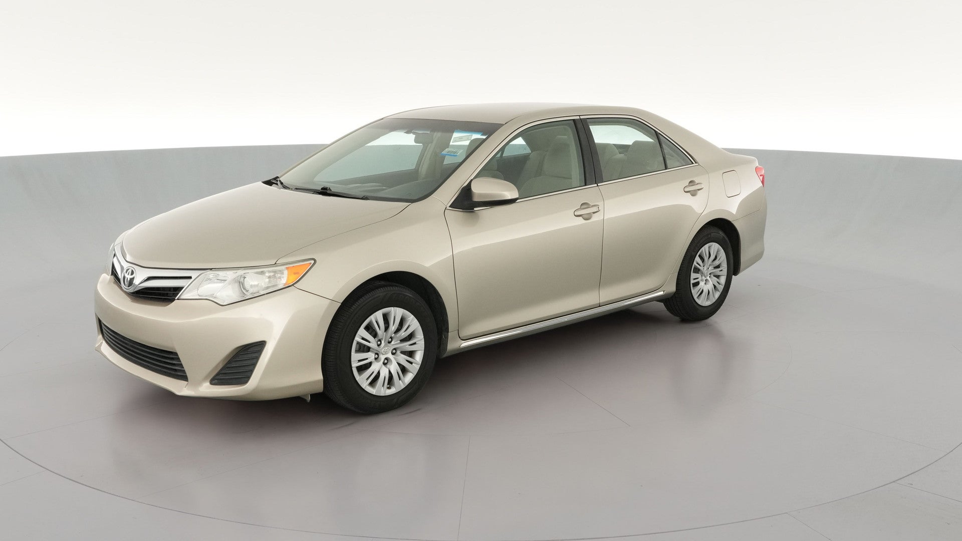 2013 Toyota Camry vehicle photo