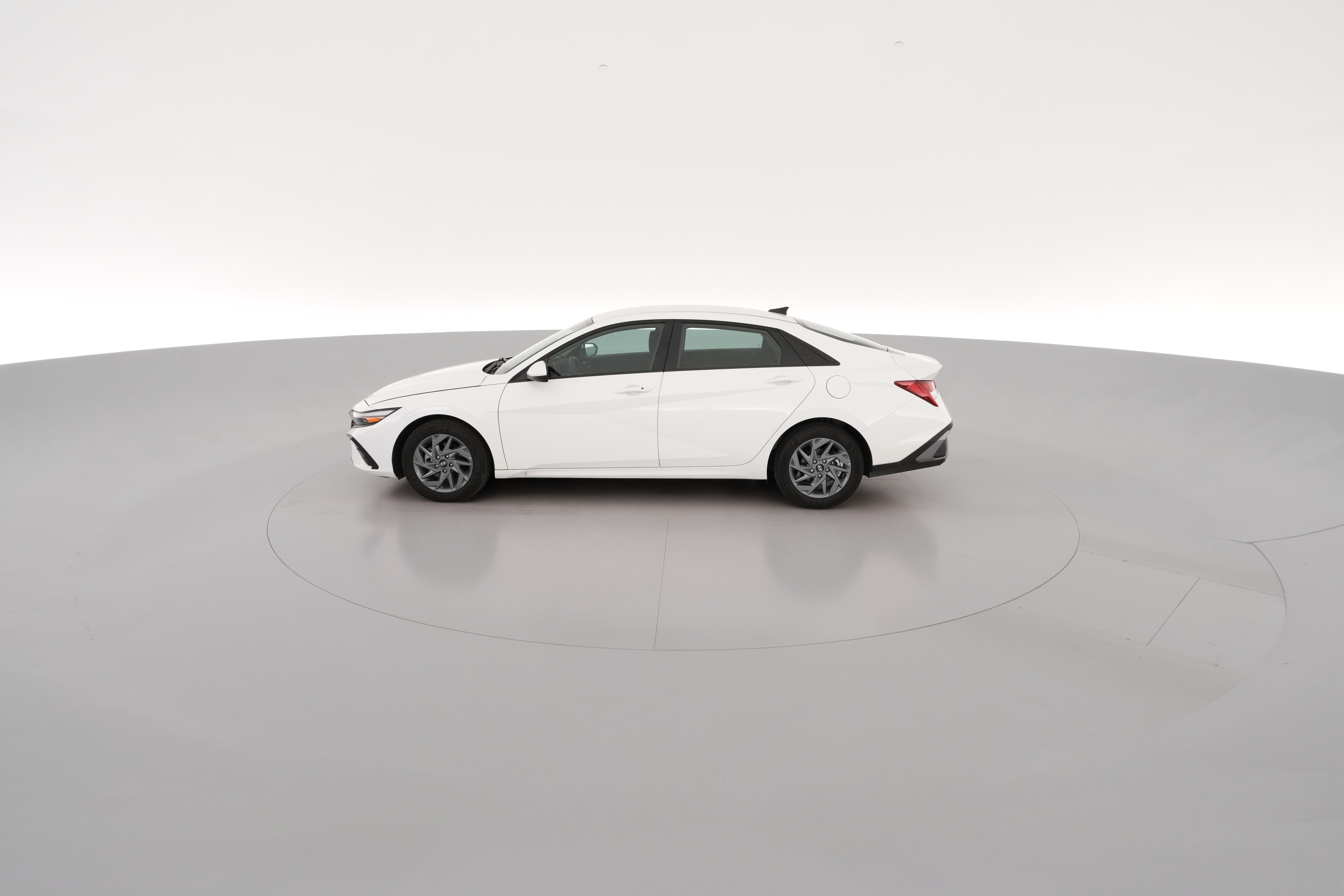 2026 Hyundai Elantra Blue - Photo 23