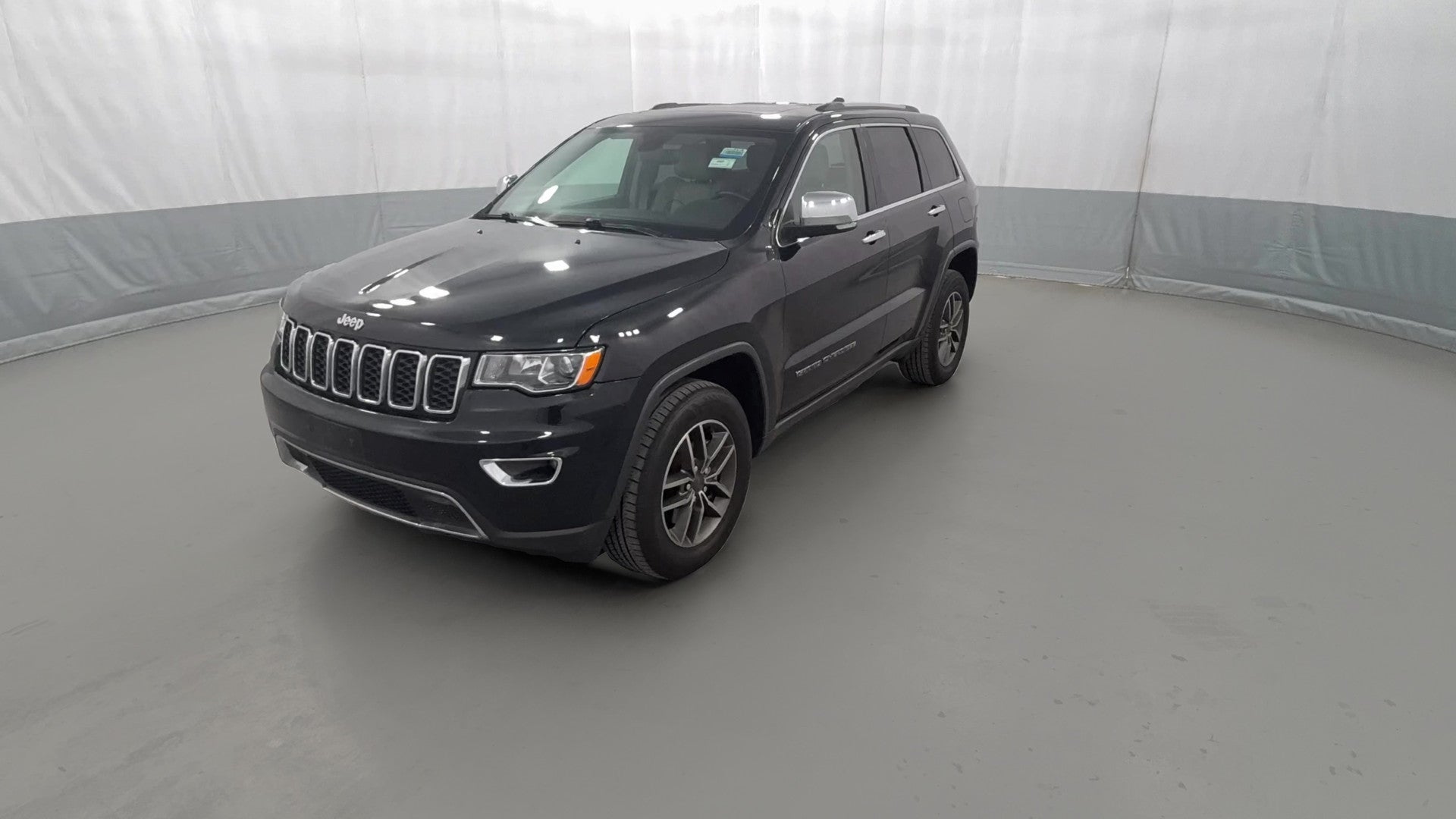 2021 Jeep Grand Cherokee vehicle photo
