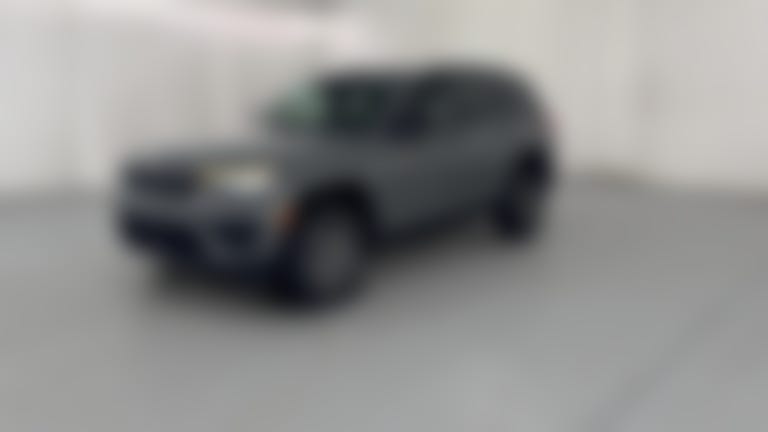 2027 Jeep Grand Cherokee vehicle photo