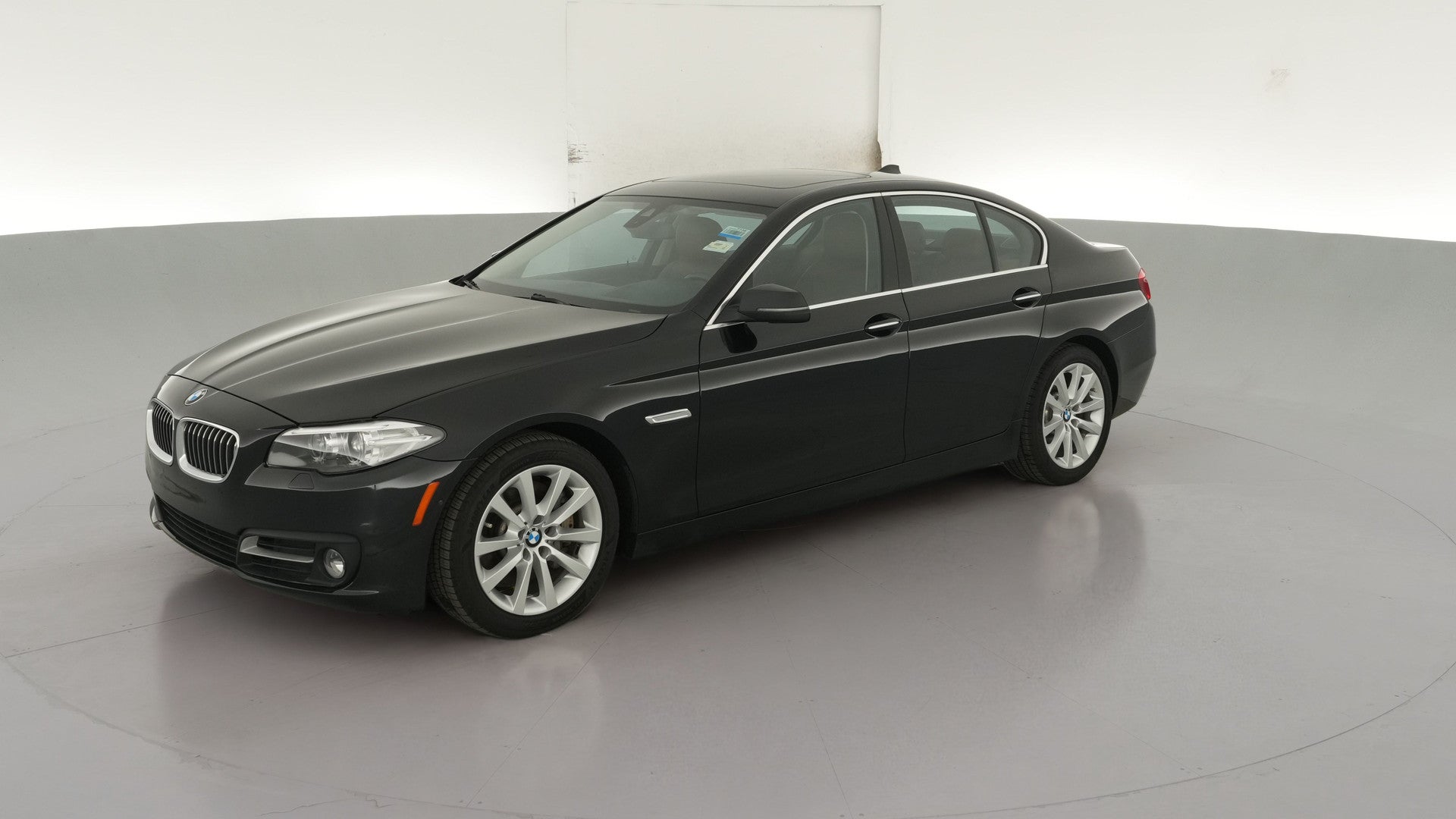 2016 BMW 5 Series vehicle photo