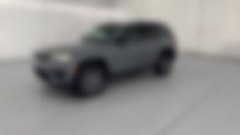 2027 Jeep Grand Cherokee vehicle photo