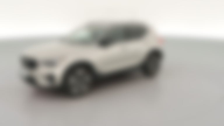 2024 Volvo XC40 vehicle photo
