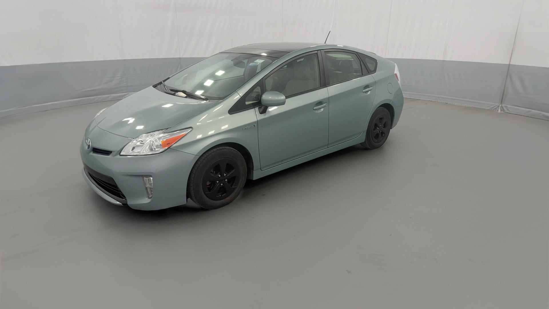 2014 Toyota Prius vehicle photo
