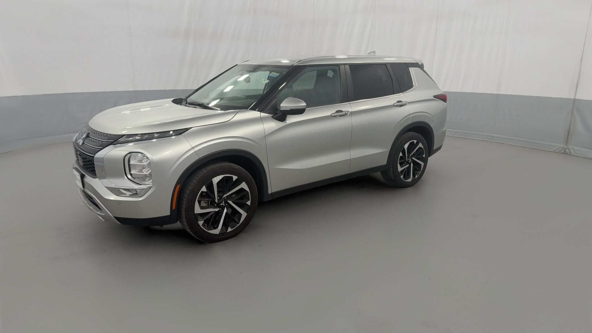 2024 Mitsubishi Outlander vehicle photo