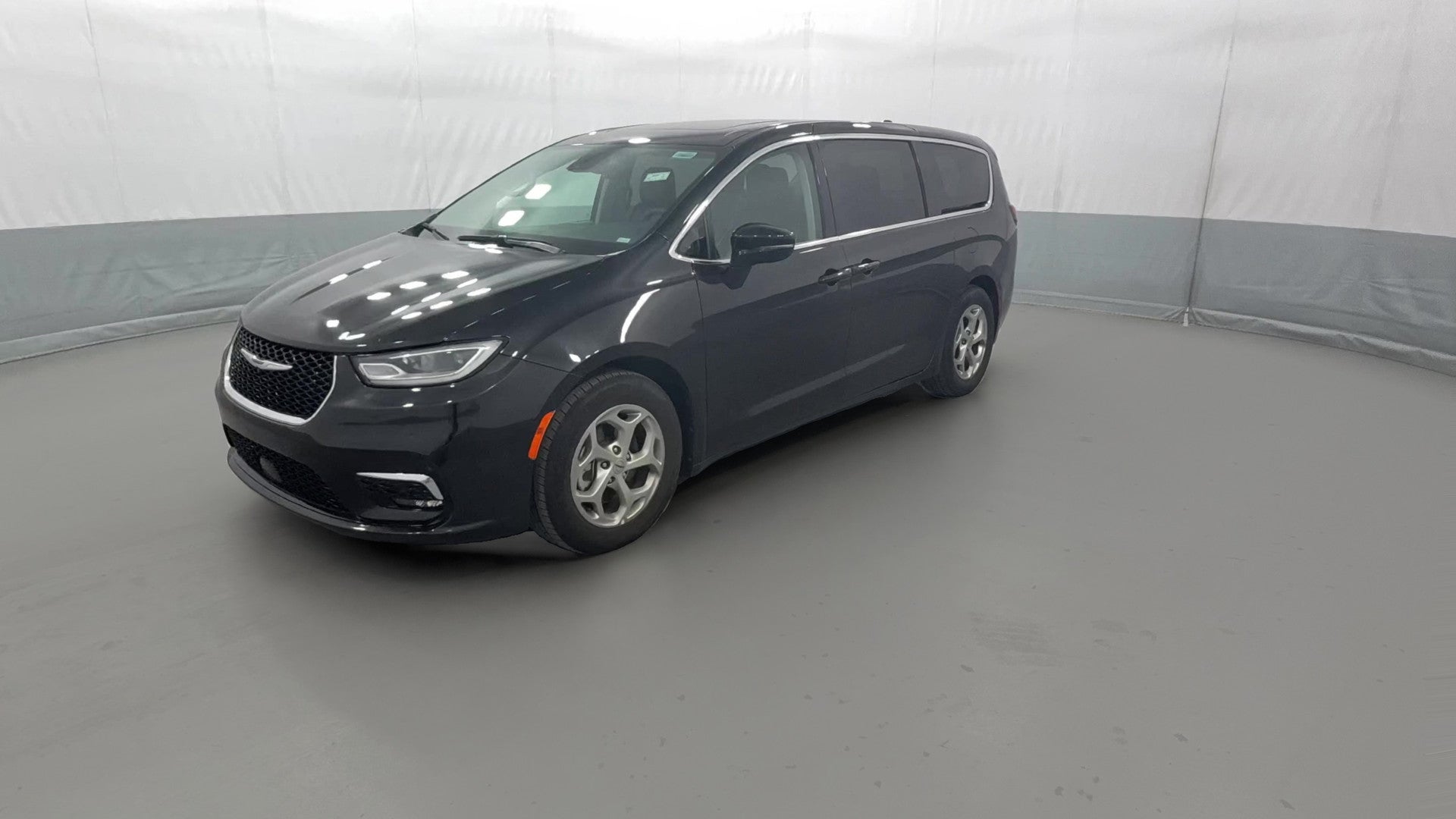2024 Chrysler Pacifica vehicle photo