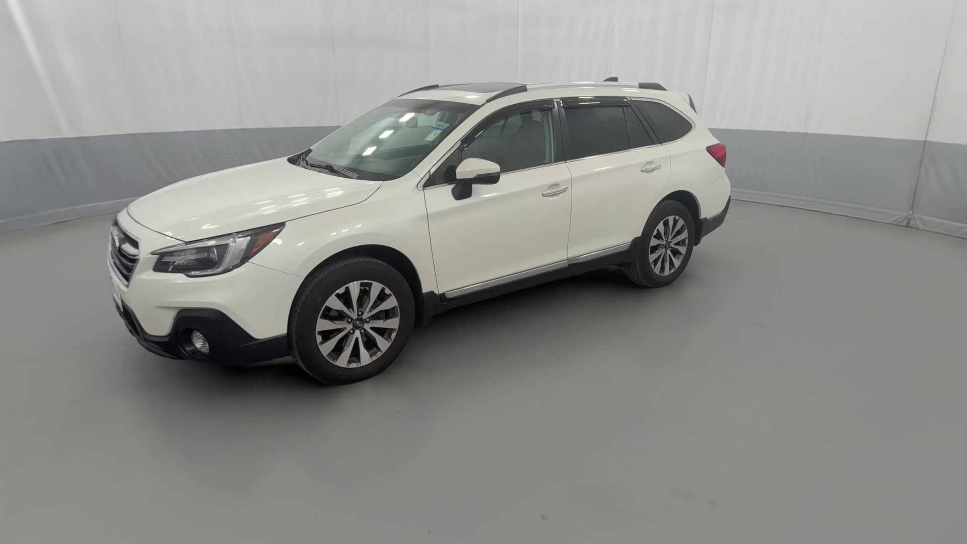 2018 Subaru Outback vehicle photo
