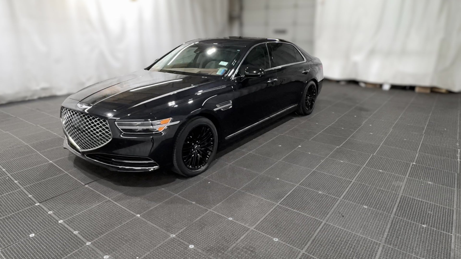 2021 Genesis G90 vehicle photo