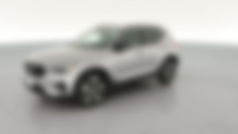 2026 Volvo XC40 vehicle photo