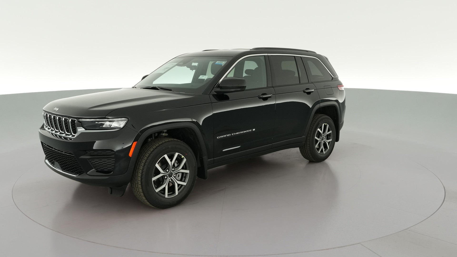 2027 Jeep Grand Cherokee vehicle photo