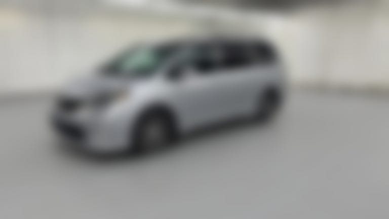 2017 Toyota Sienna vehicle photo