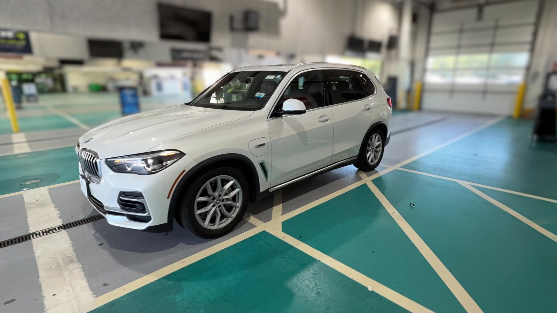 2023 BMW X5 vehicle photo