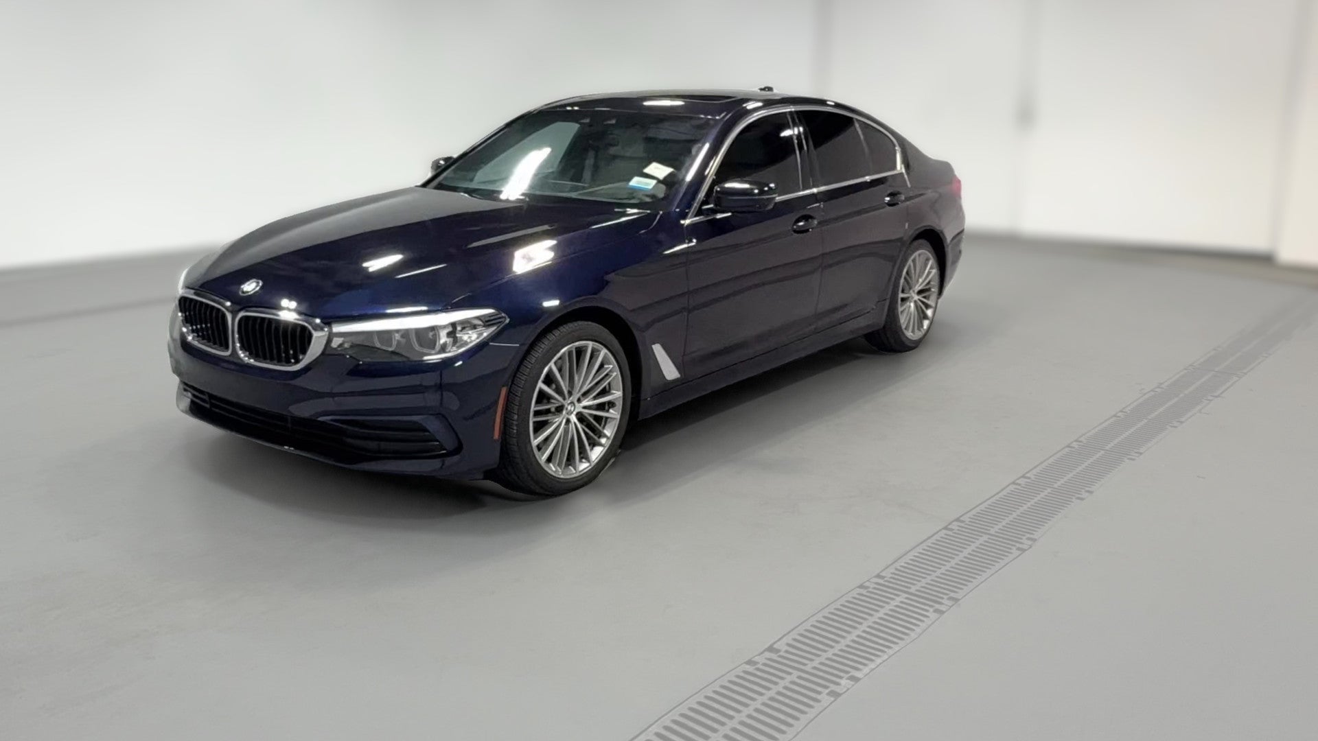 2020 BMW 5 Series vehicle photo