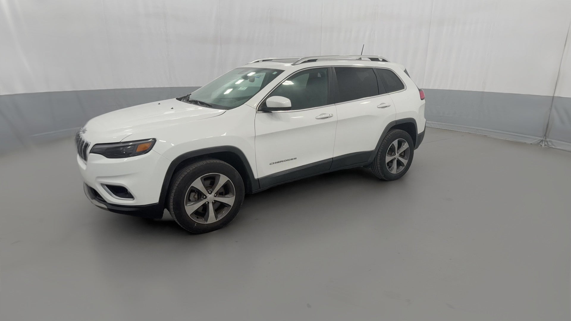2020 Jeep Cherokee vehicle photo