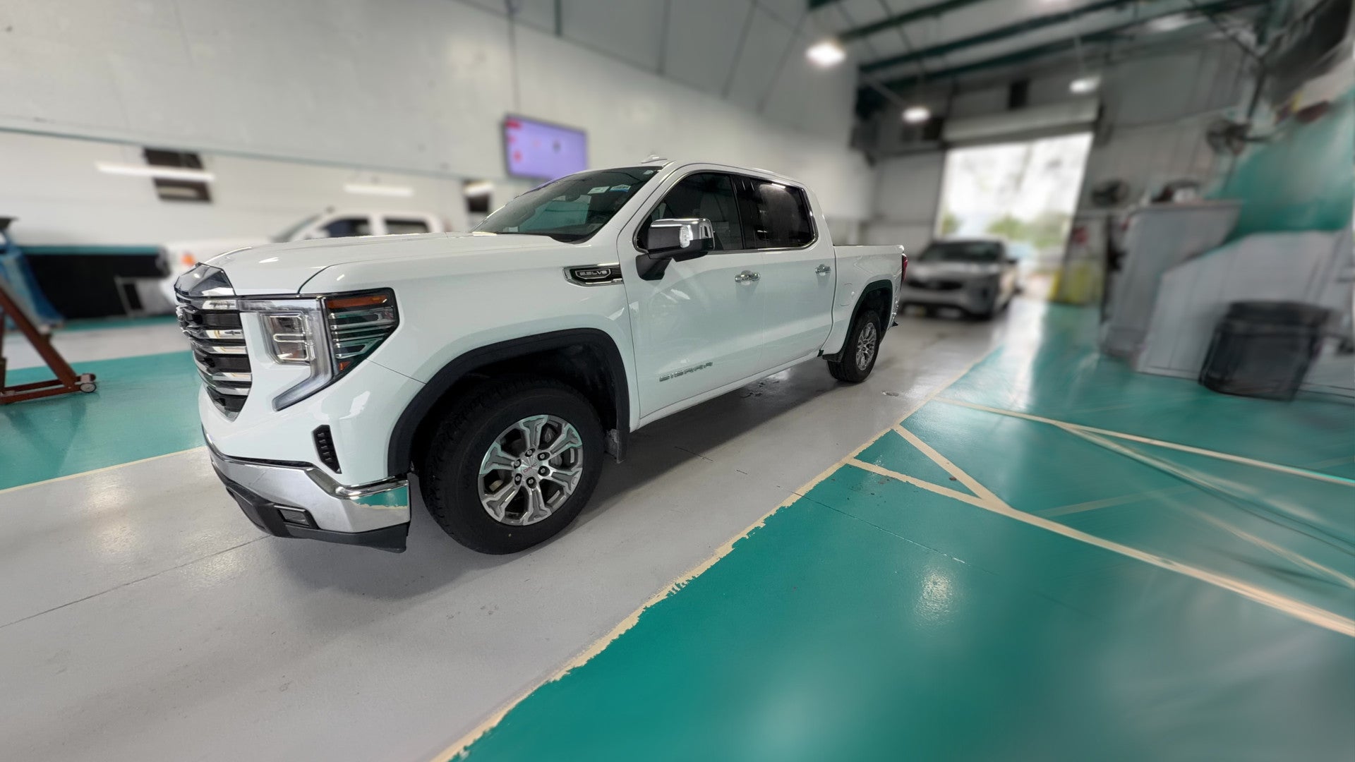2024 GMC Sierra 1500 Crew Cab vehicle photo