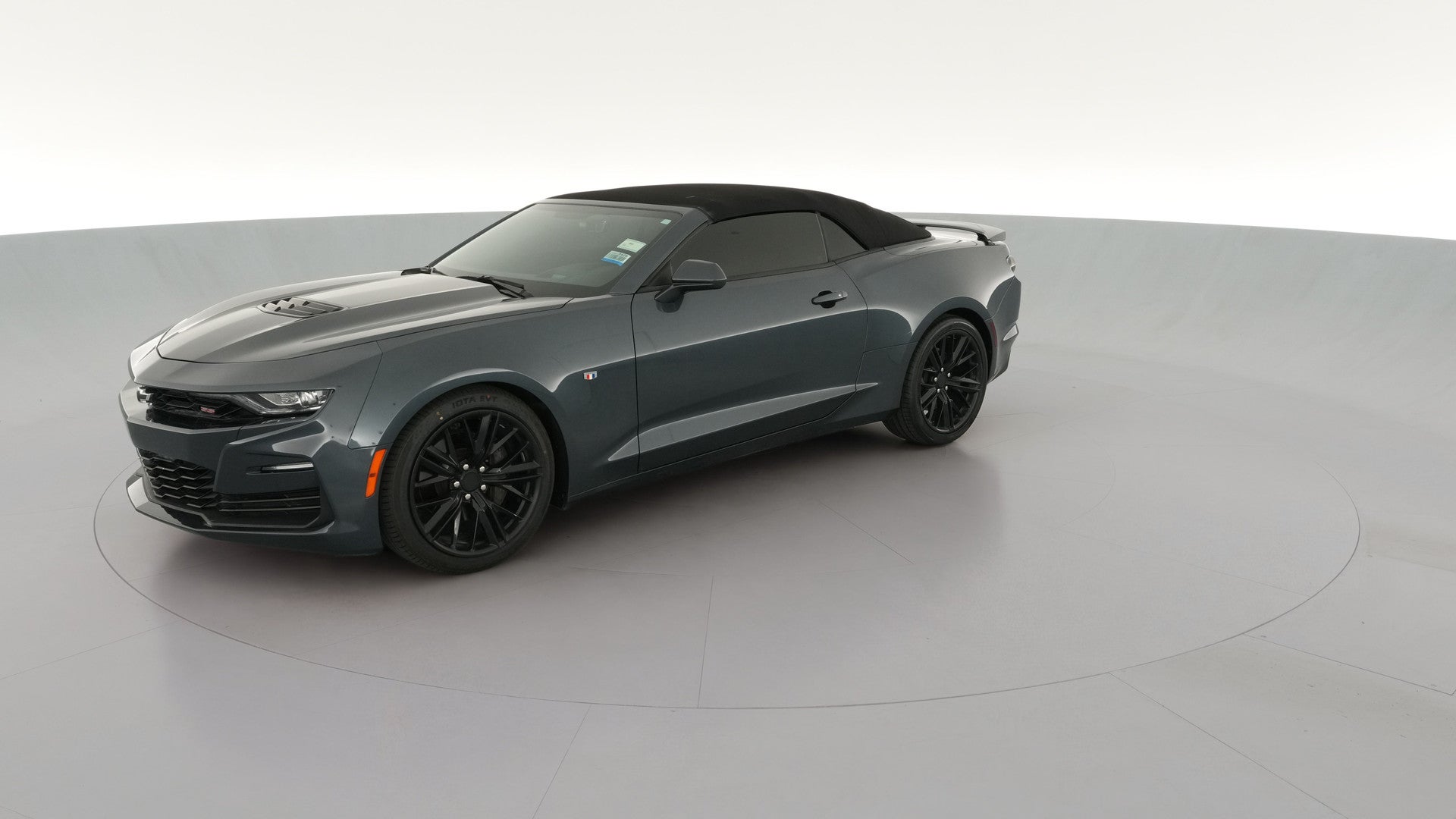 2020 Chevrolet Camaro vehicle photo