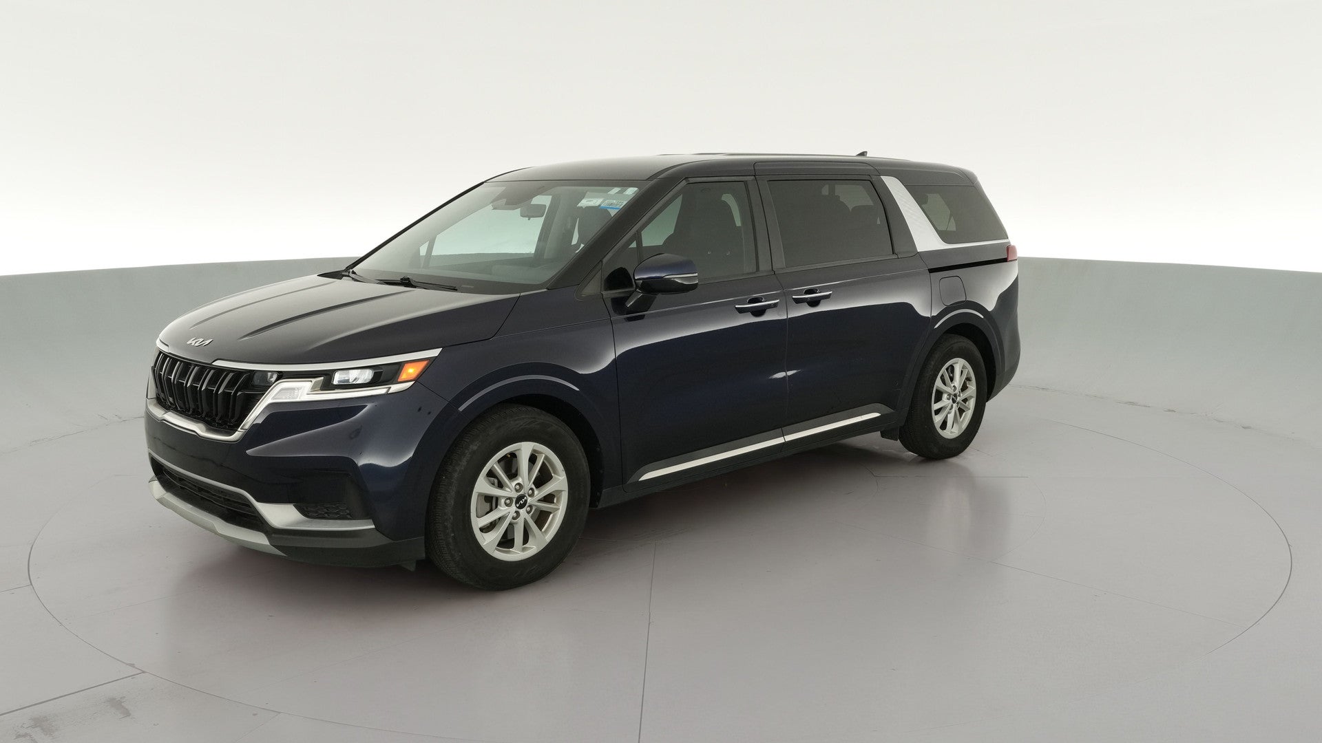2024 Kia Carnival vehicle photo