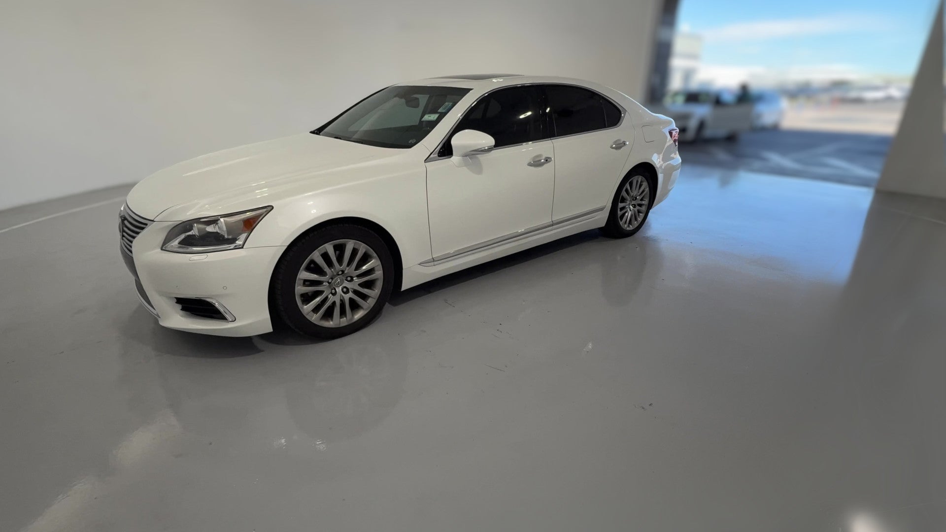 2014 Lexus LS vehicle photo