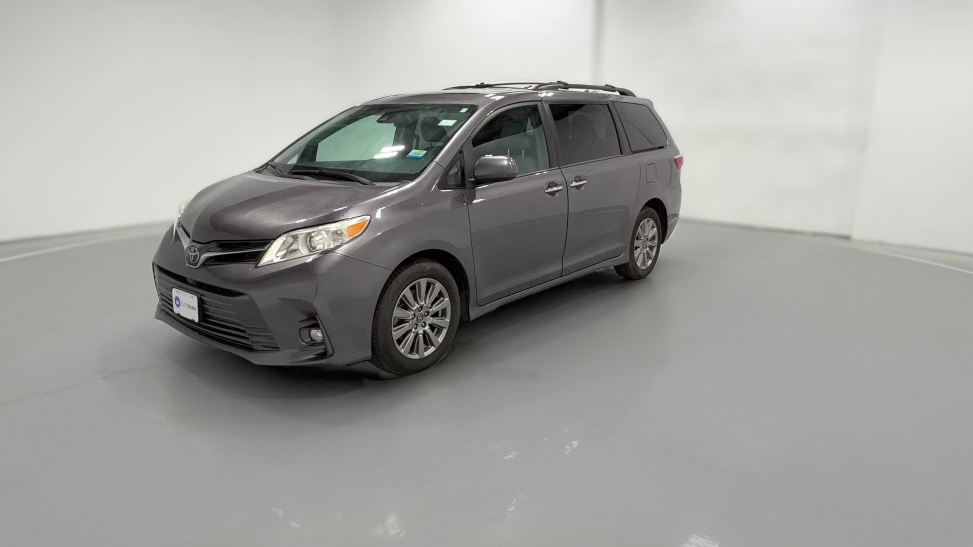 2018 Toyota Sienna vehicle photo