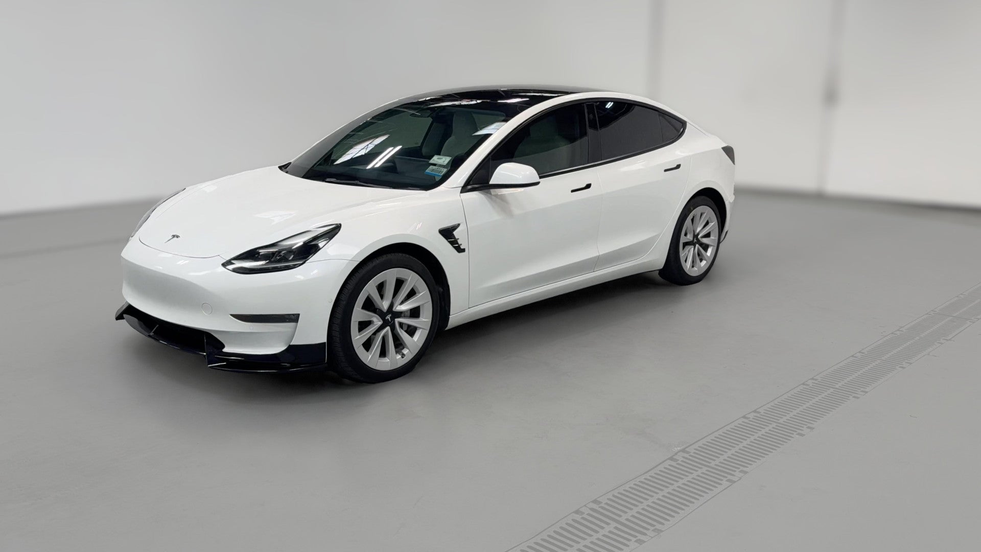 2022 Tesla Model 3 vehicle photo