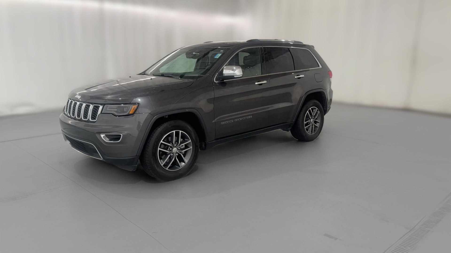 2017 Jeep Grand Cherokee vehicle photo