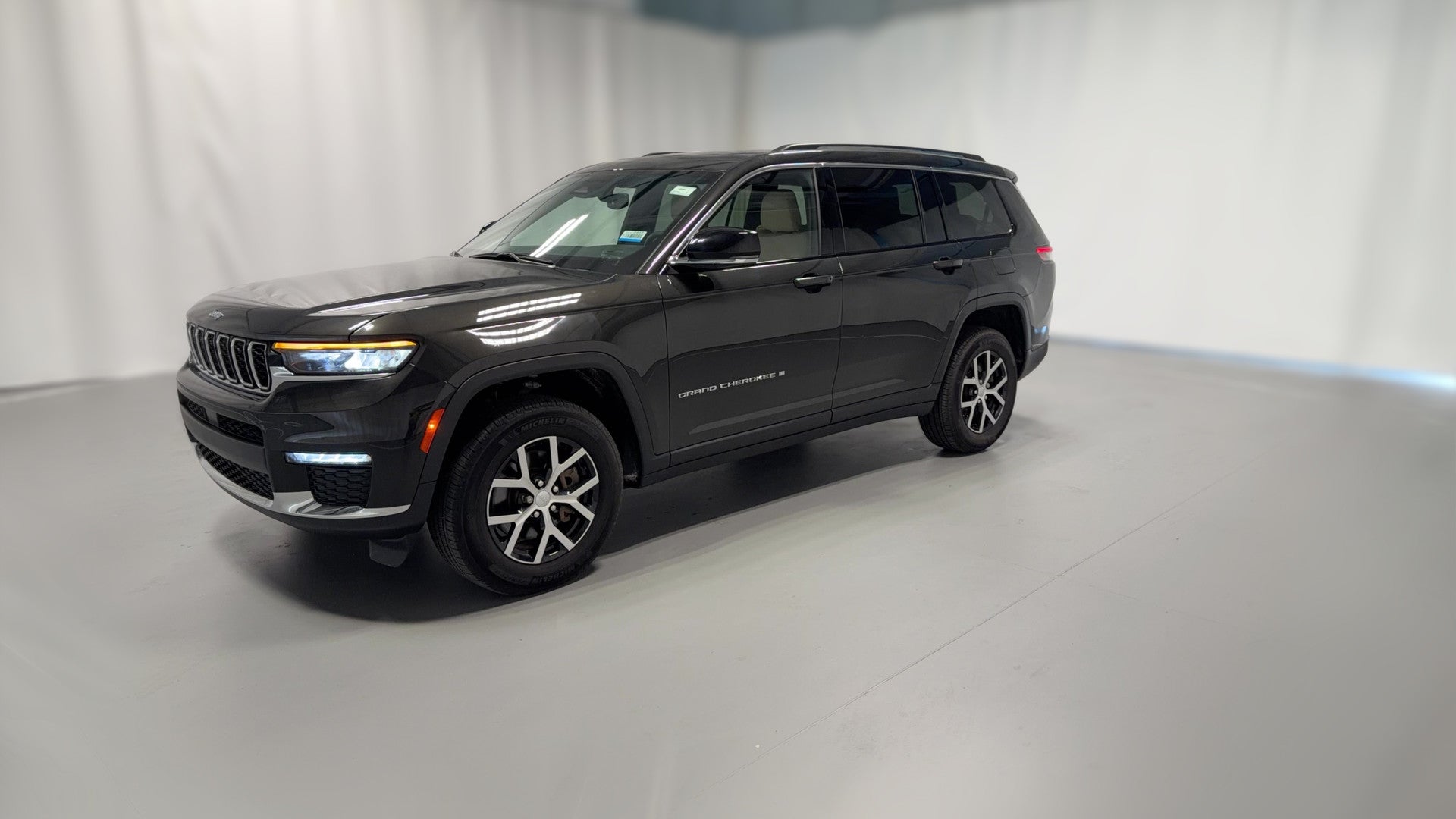 2023 Jeep Grand Cherokee L vehicle photo