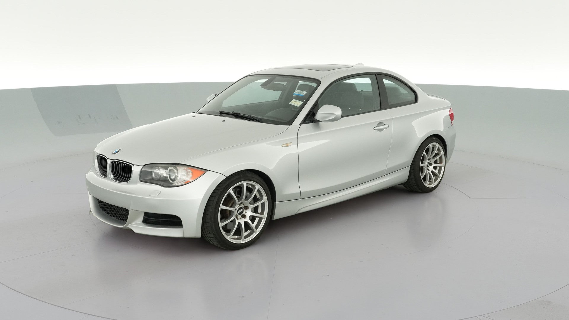 2011 BMW 1 Series vehicle photo