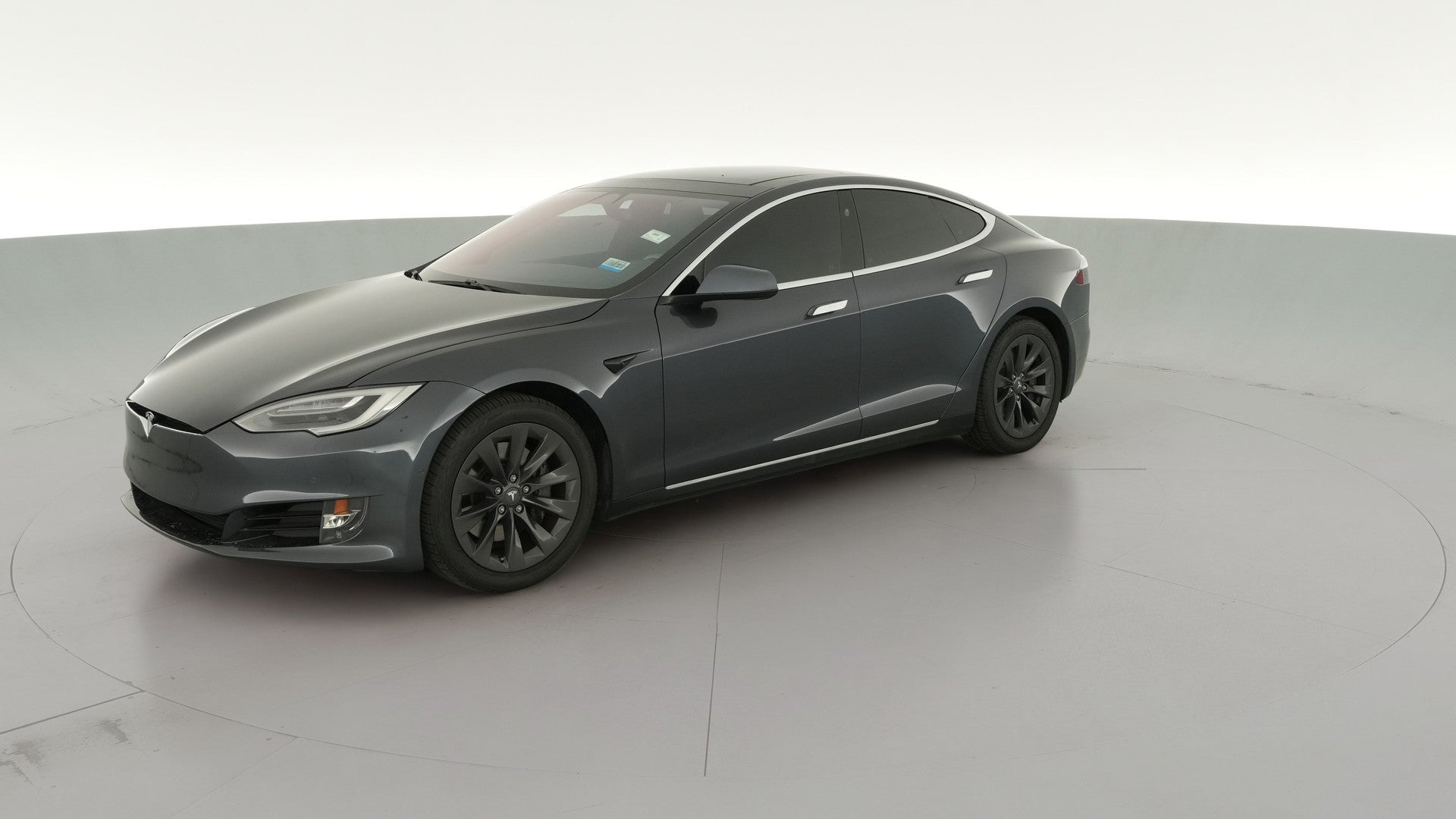 2019 Tesla Model S vehicle photo