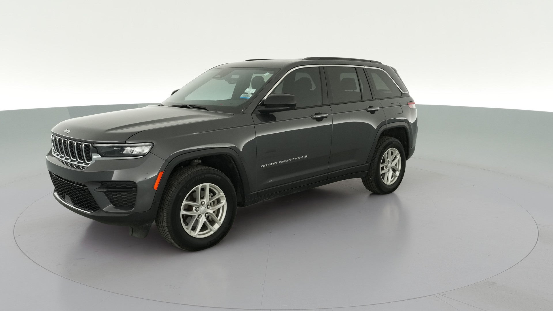 2025 Jeep Grand Cherokee vehicle photo