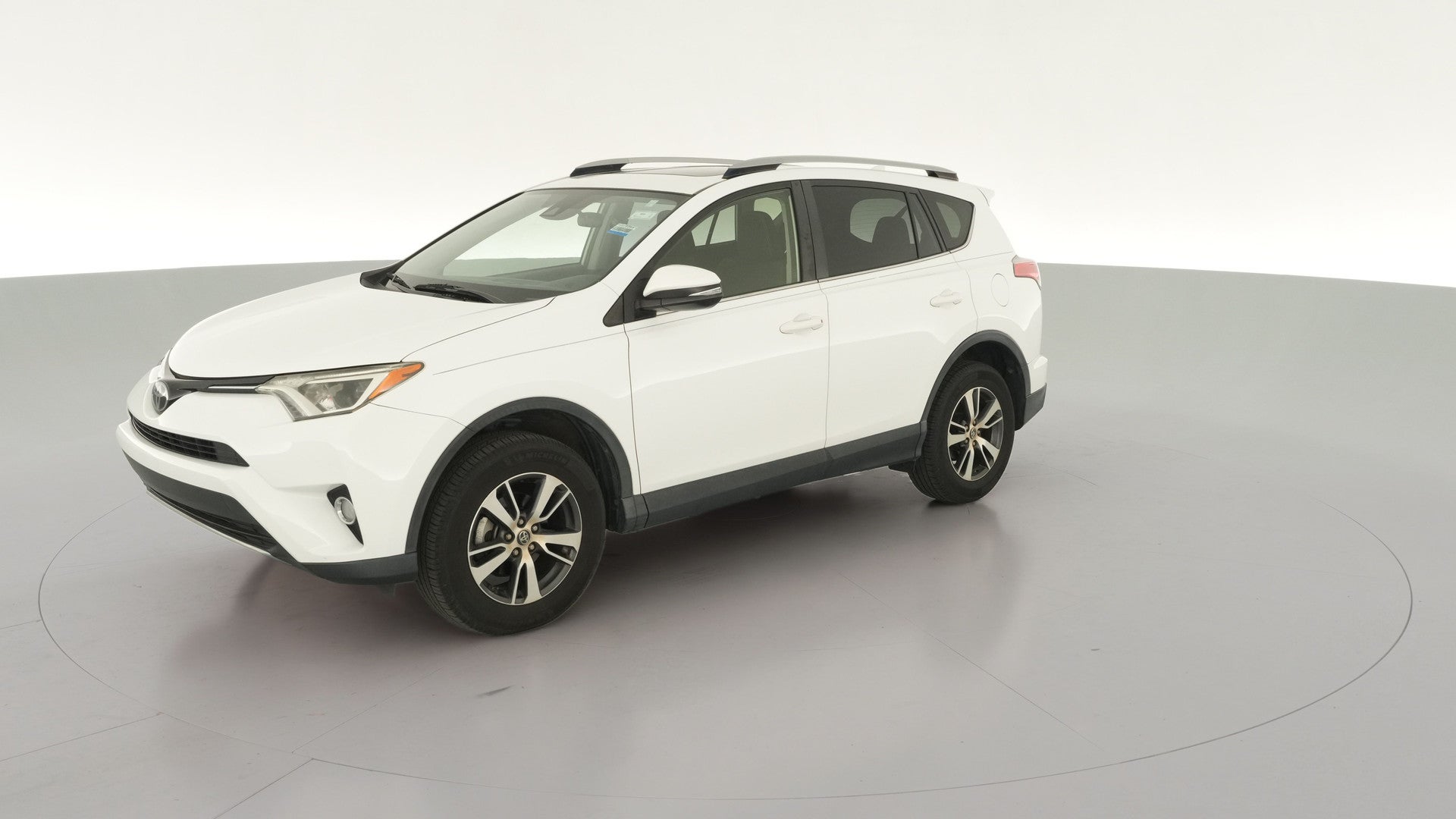 2018 Toyota RAV4 vehicle photo