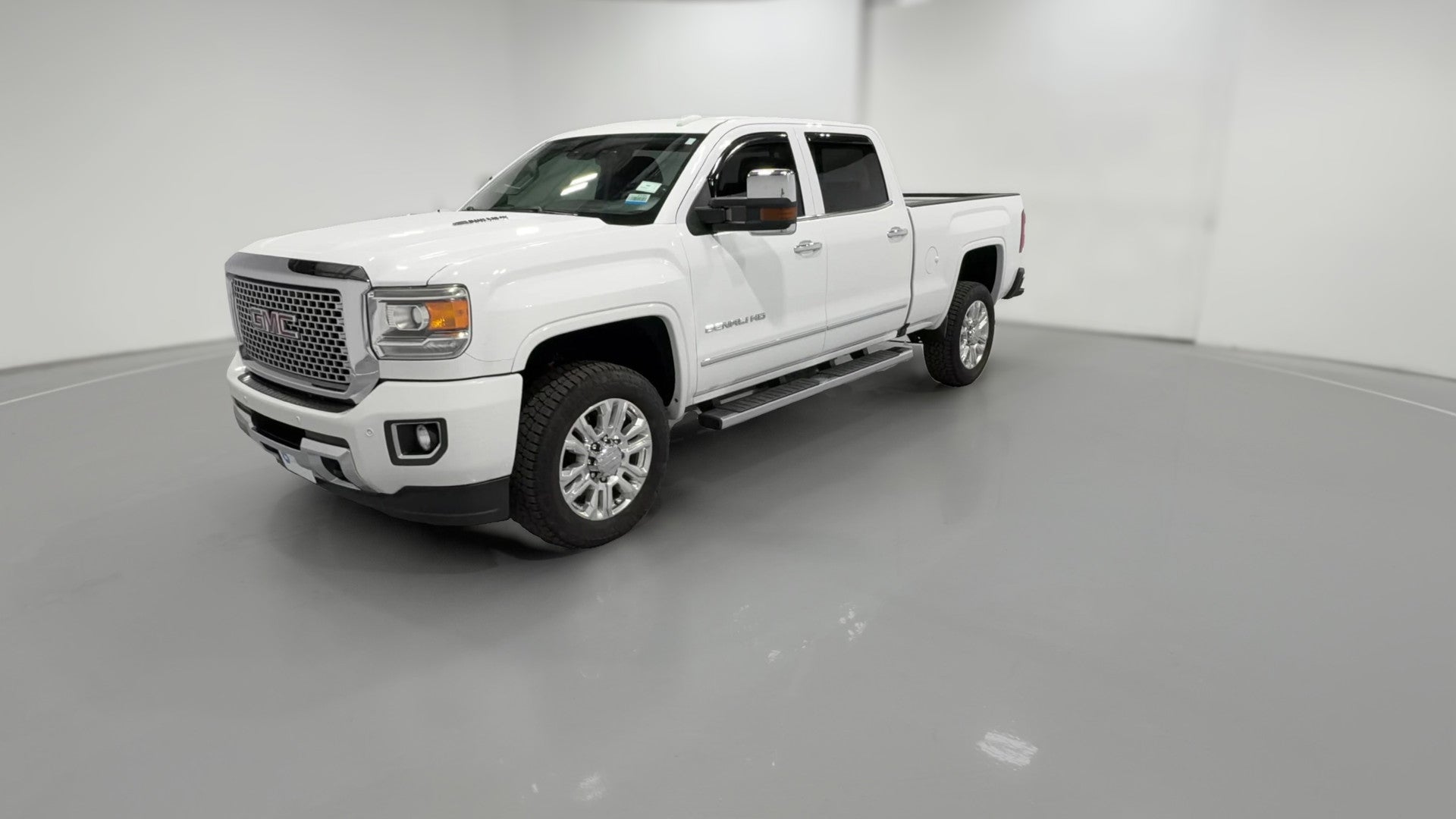2016 GMC Sierra 2500 HD Crew Cab vehicle photo