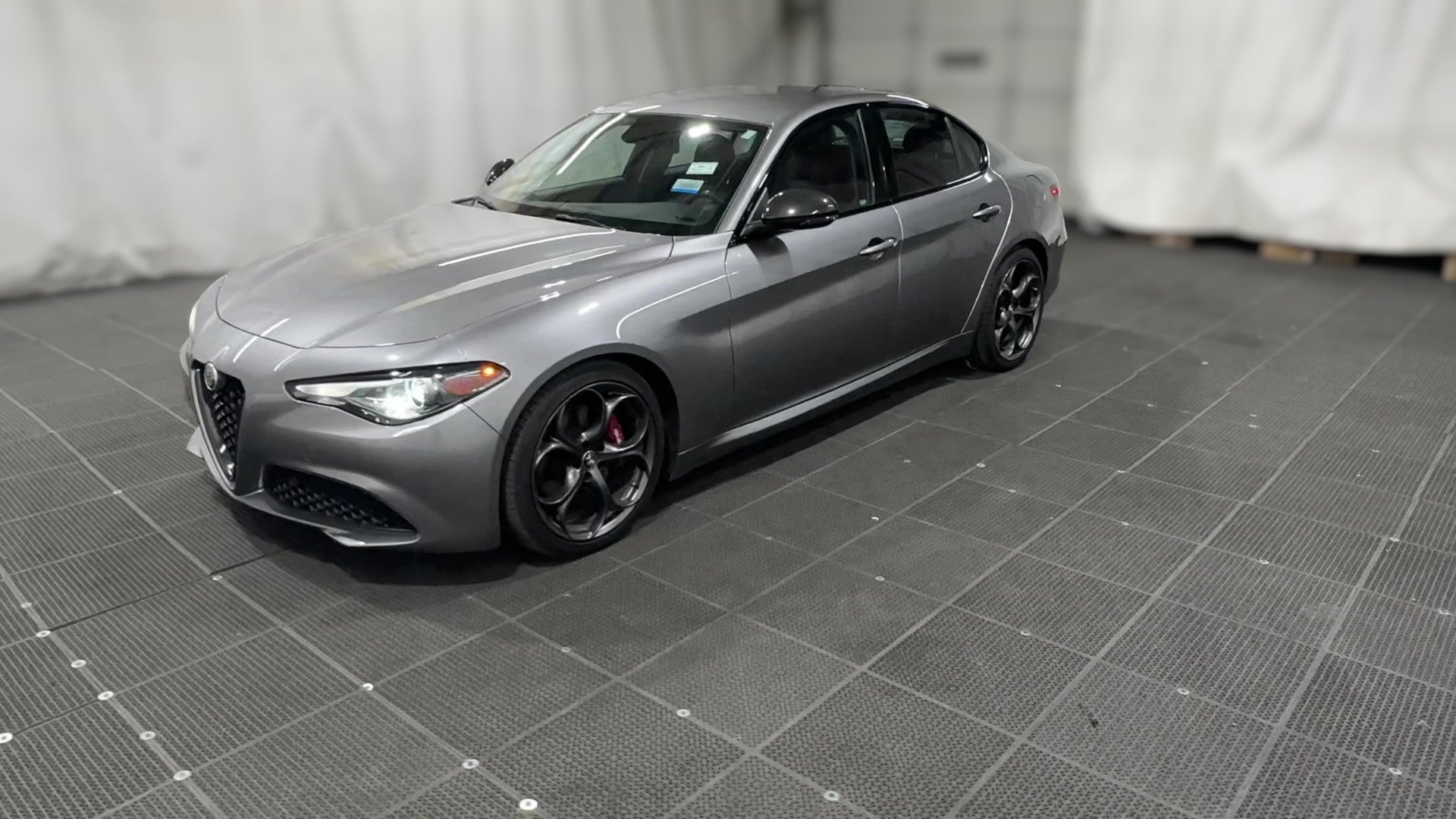 2019 Alfa Romeo Giulia vehicle photo