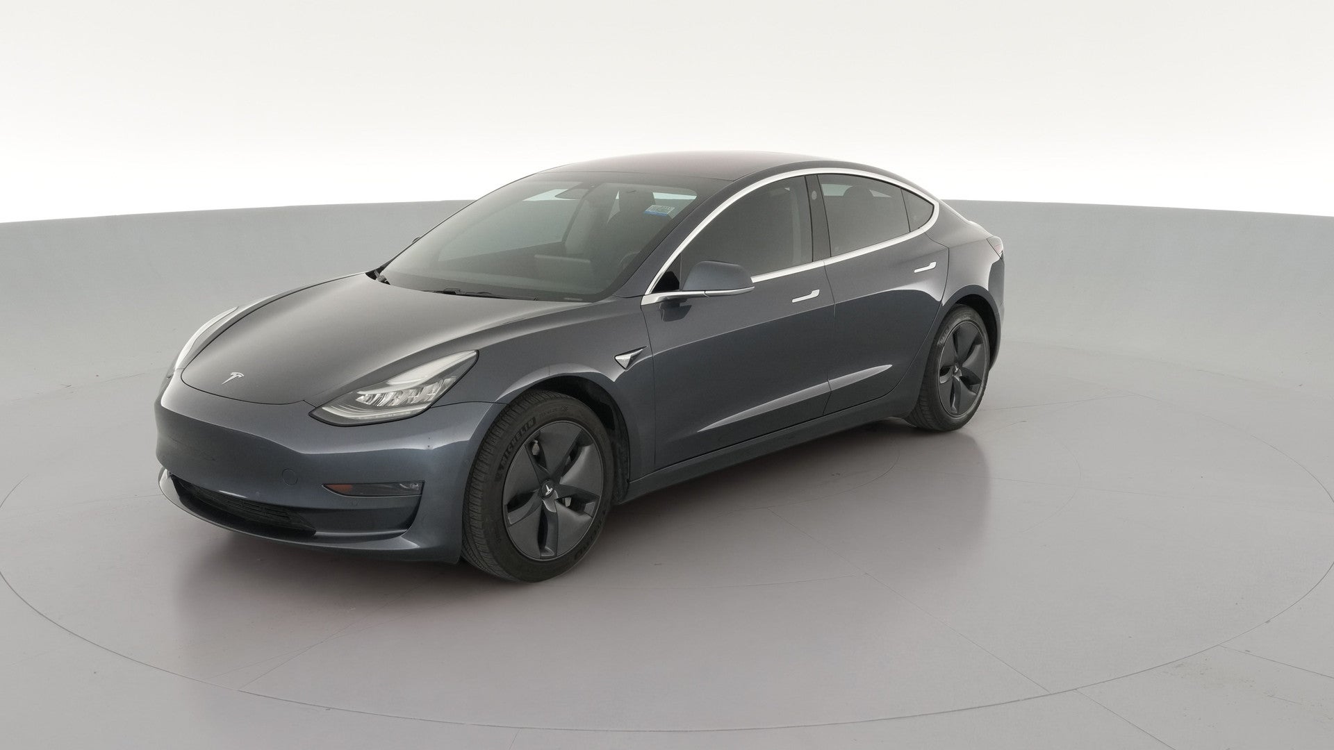 2018 Tesla Model 3 vehicle photo