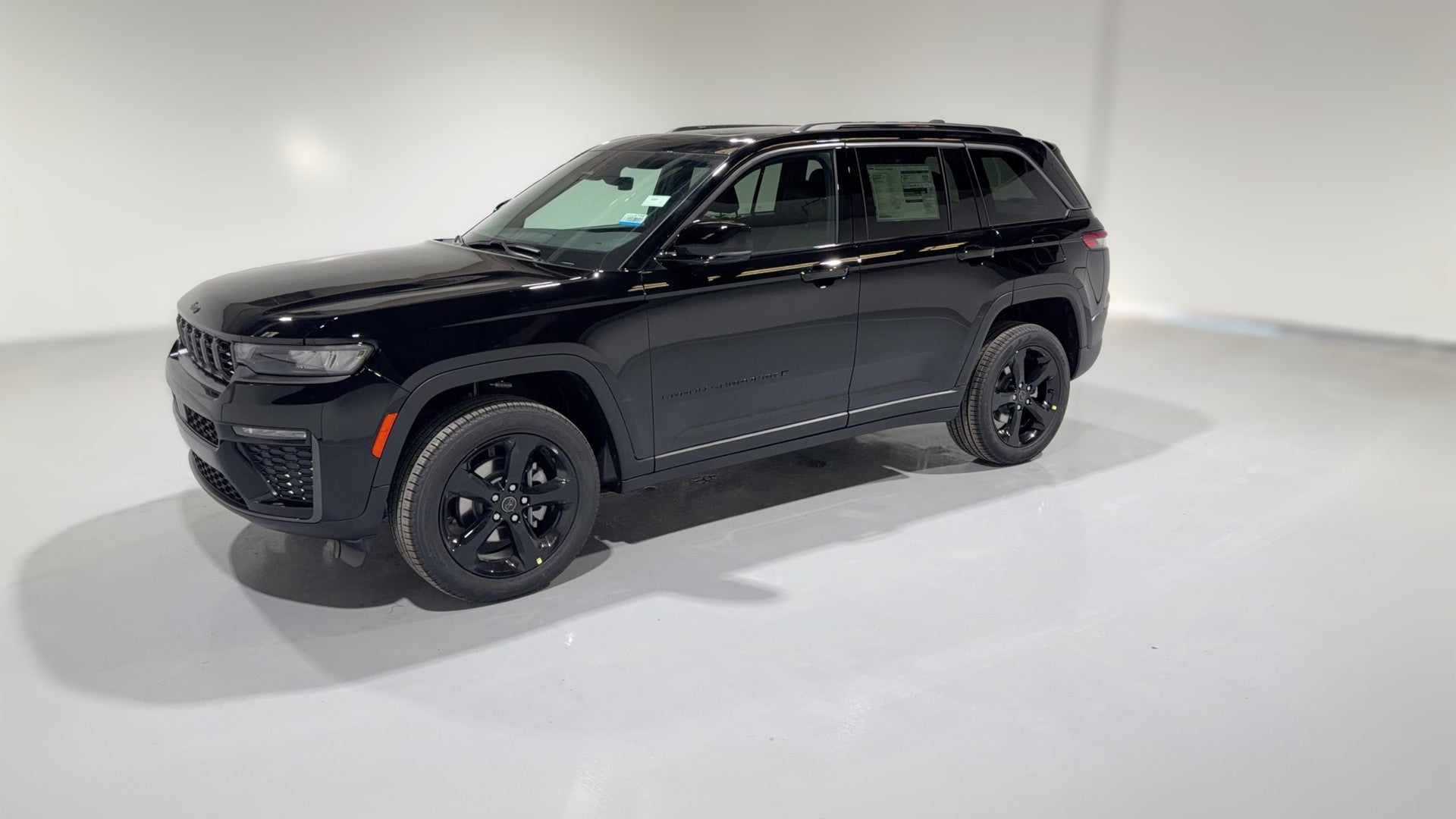 2027 Jeep Grand Cherokee vehicle photo