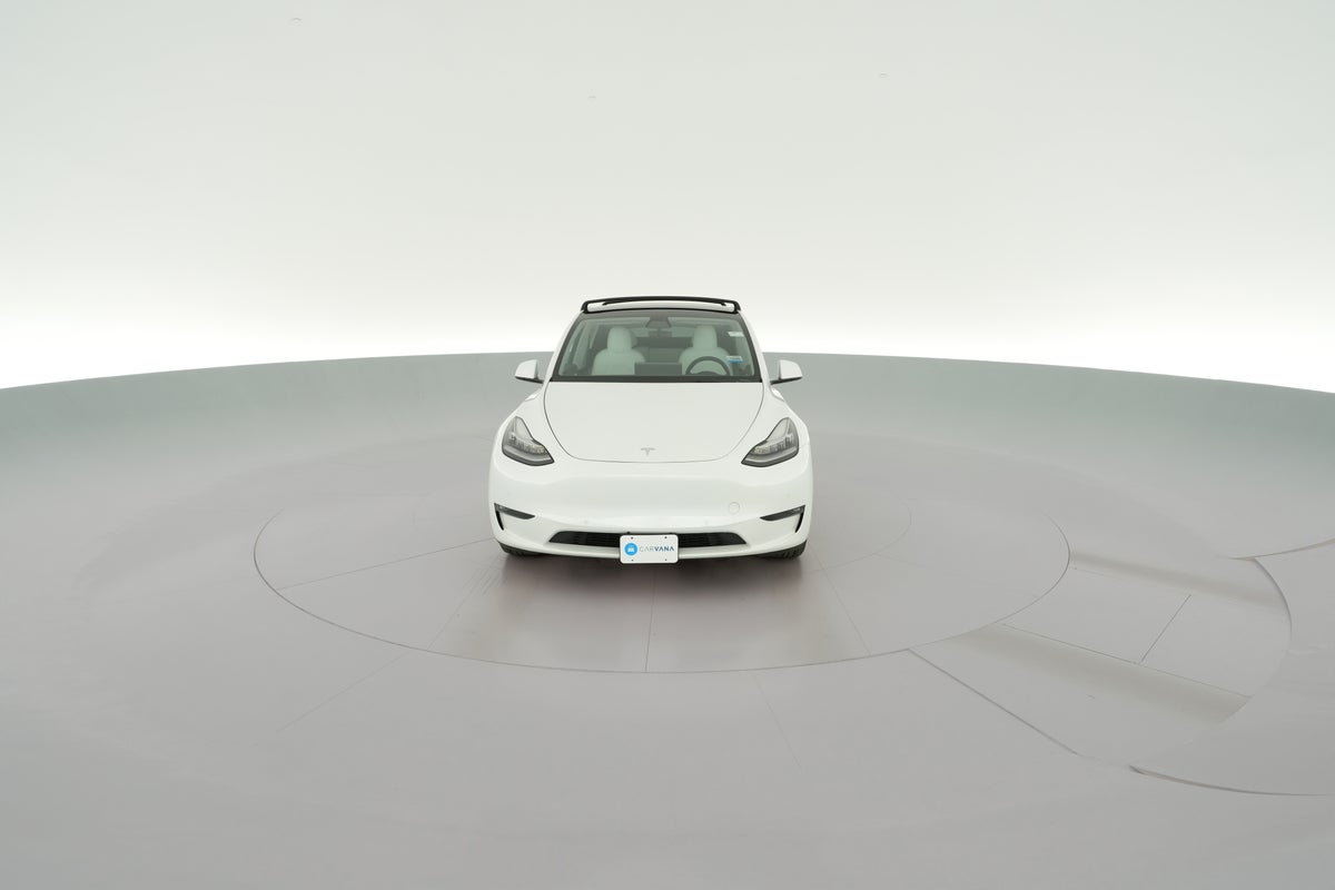 2021 Tesla Model Y Long Range All-Wheel Drive in Pearl White — 360° view 1