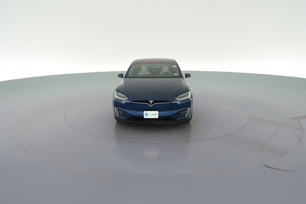 2019 Tesla Model X Performance in Deep Blue Metallic — 360° view 1