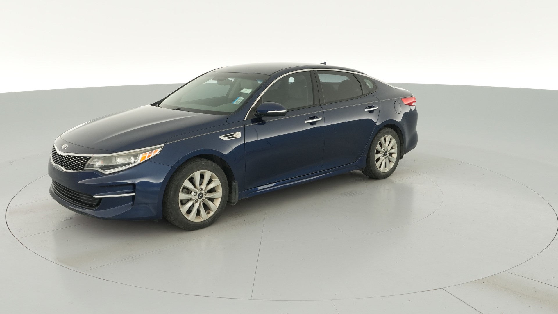 2018 Kia Optima vehicle photo