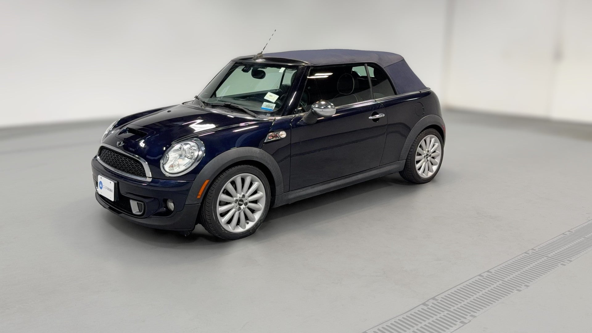 2013 MINI Convertible vehicle photo